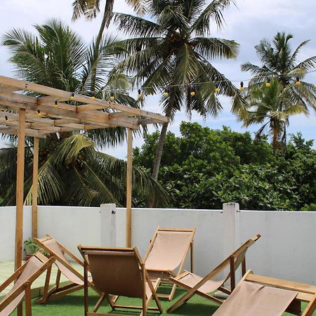 Sun & Moon Hostel มิริสซา ภายนอก รูปภาพ