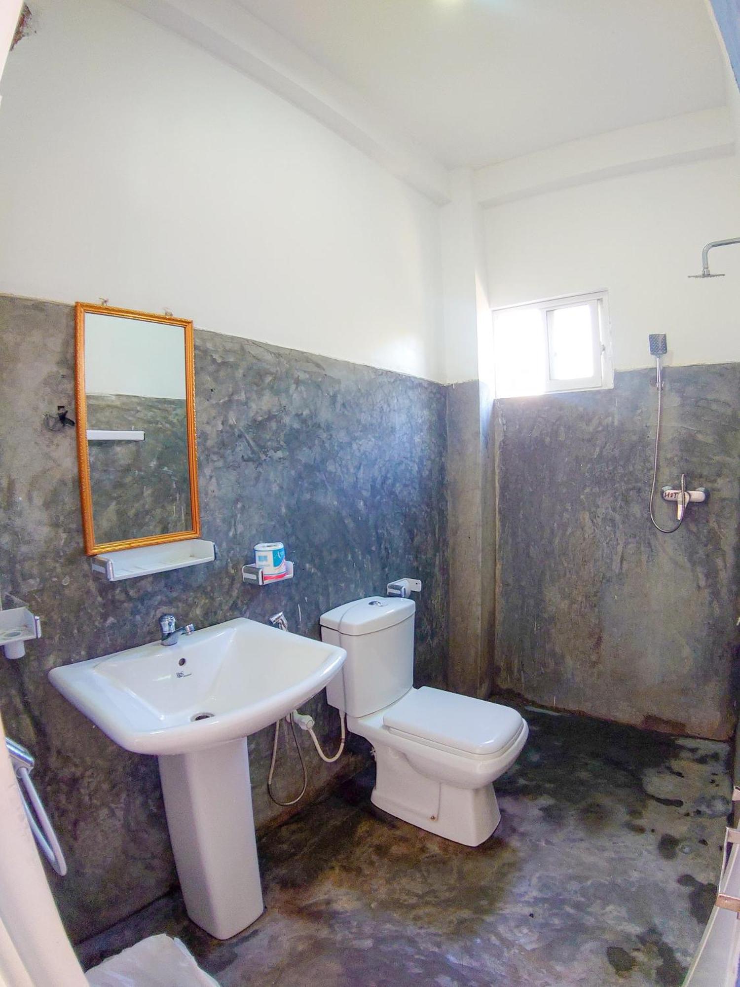 Sun & Moon Hostel มิริสซา ภายนอก รูปภาพ