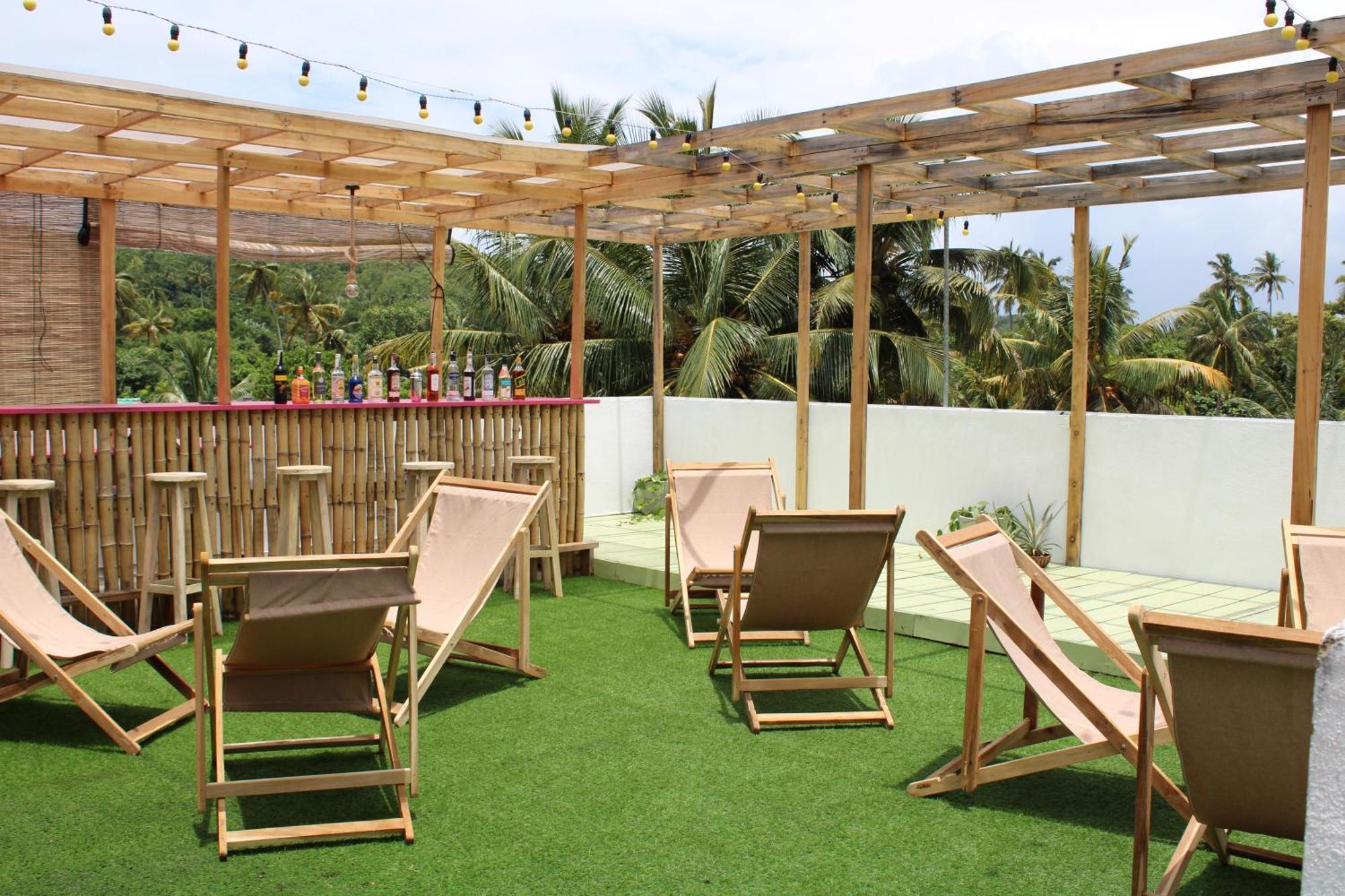 Sun & Moon Hostel มิริสซา ภายนอก รูปภาพ