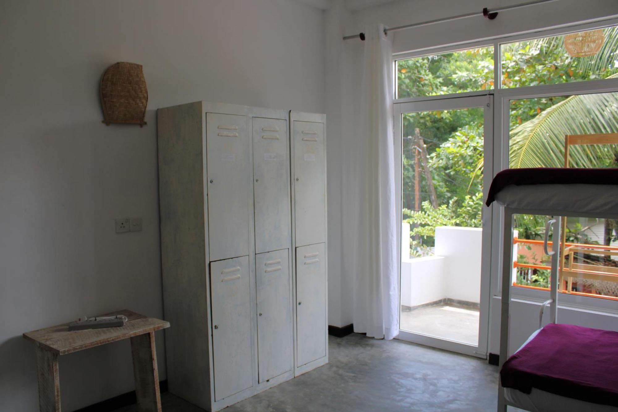 Sun & Moon Hostel มิริสซา ภายนอก รูปภาพ